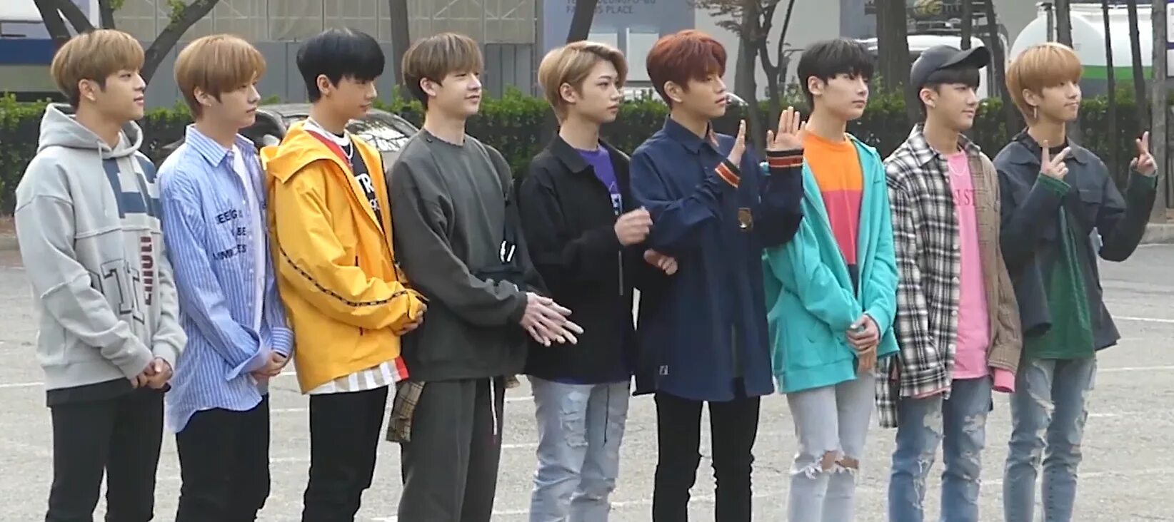 Stray kids реалити. Stray kids реалити. Шоу stray kids 2019. Группа stray kids. Группа stray kids.