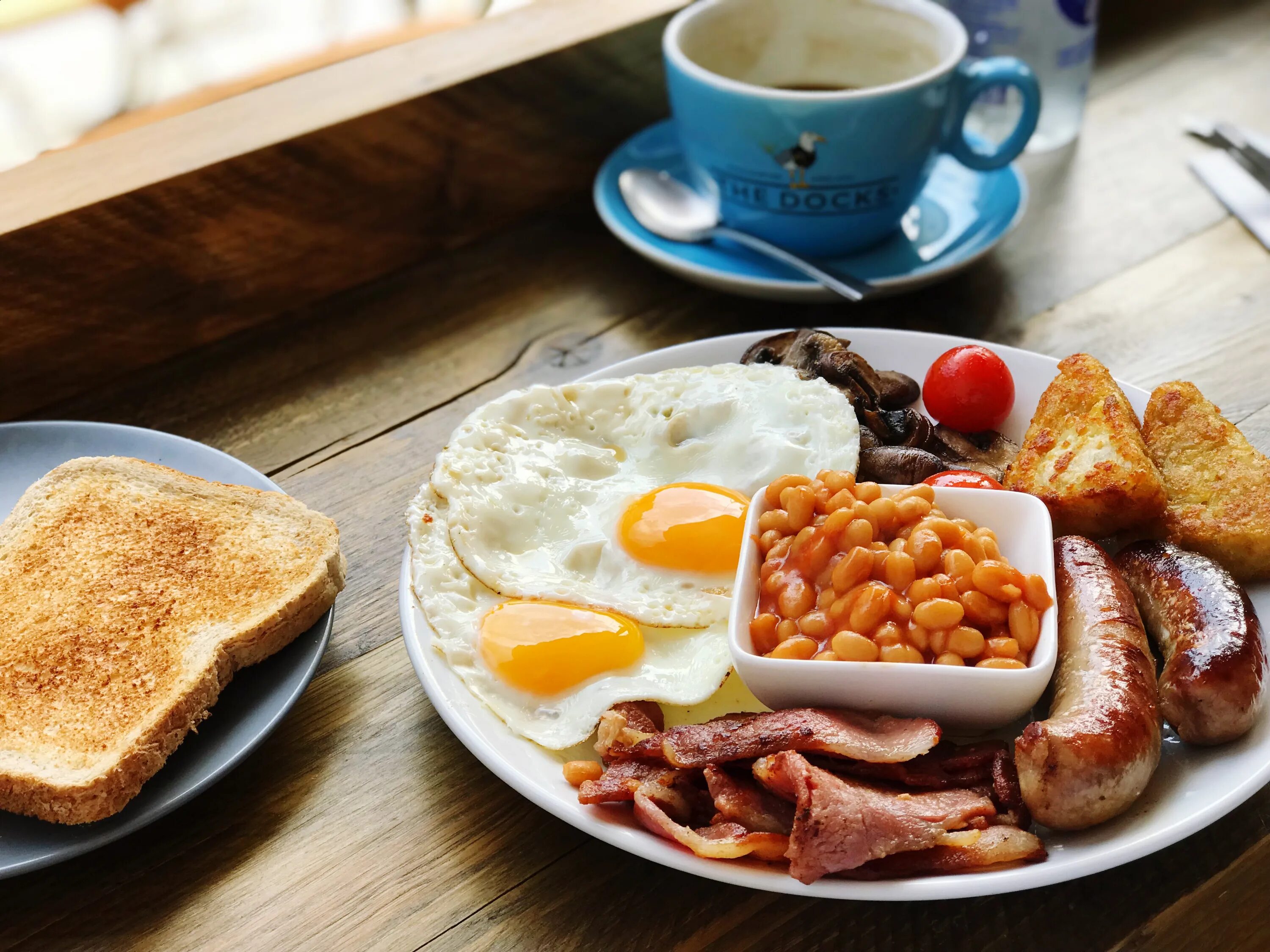 We breakfasted. Бритиш Брекфаст. Английский завтрак Британия. Английский завтрак овсянка. Full English Breakfast знаменитый английский завтрак.