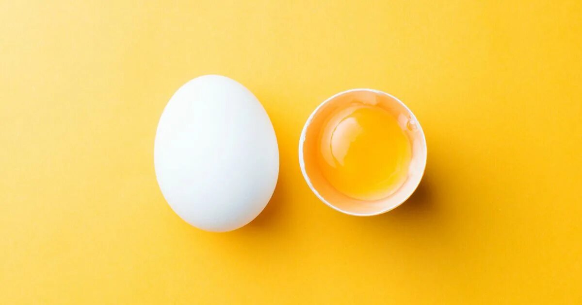 Витамины в яичном желтке. Белый желток. Синий желток. Витамин d. В одном курином яйце содержится.