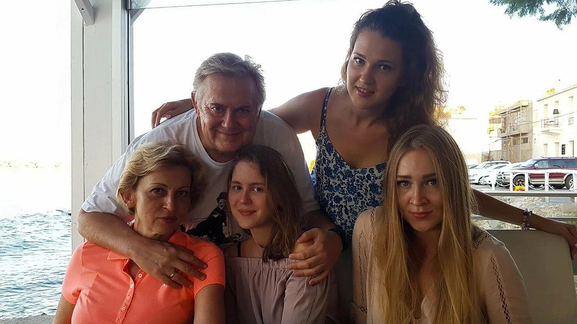 Дети юрия стоянова все. Дети юрия стоянова все. Дети юрия стоянова все. Внуки юрия стоянова фото и имена. Сын юрия стоянова.