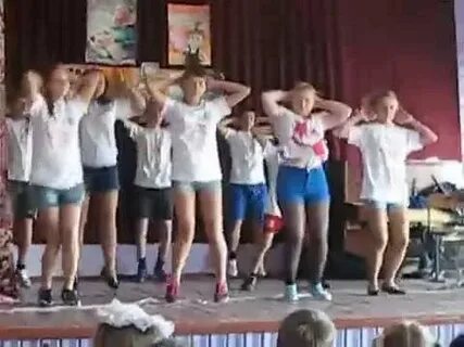 Танец 8 класс девочки
