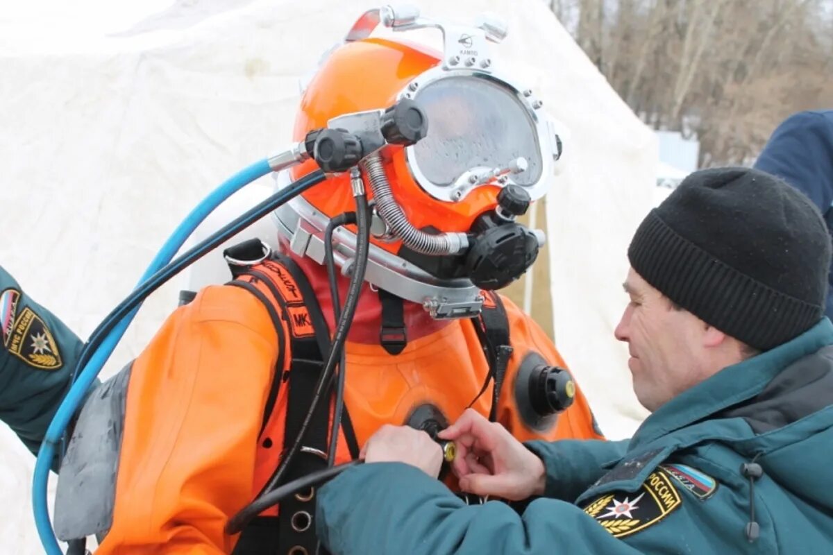 Сву 5. СВУ-5 водолазное снаряжение. СВУ 5-2 водолазное снаряжение. СВУ 5 1, 5 2 водолазное снаряжение. Спасатель водолаз МЧС.