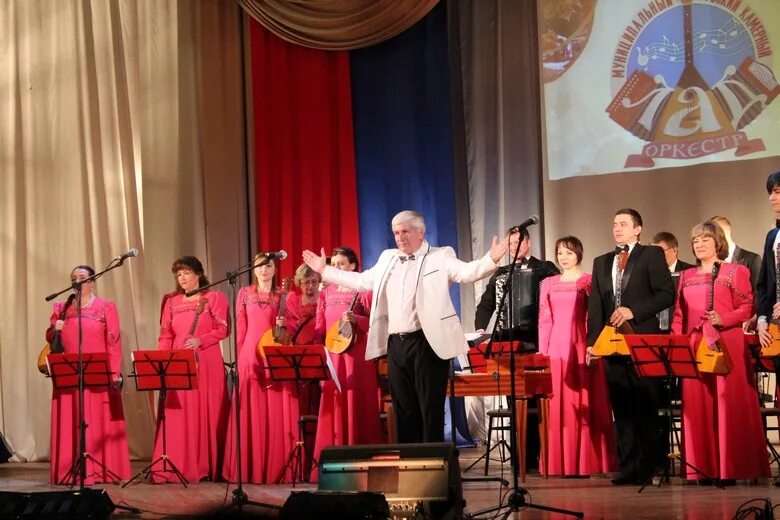 Выпускники 11 класса. Оркестр лад омск. Оркестр лад омск. Оркестр лад. Оркестр лад.