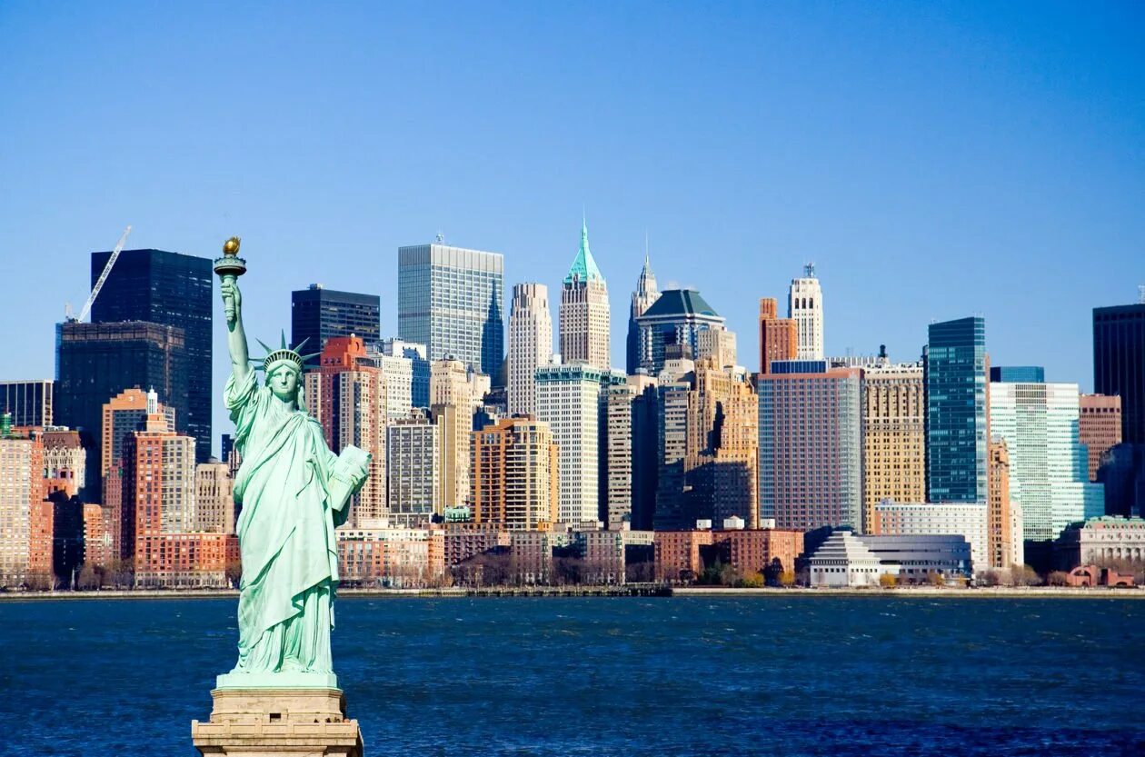 My city new york. Манхэттен Нью-Йорк США. Нью йоркер город в США. Нью Йорк Манхеттен статуя свободы. Нью-Йорк Сити Манхэттен статуя.
