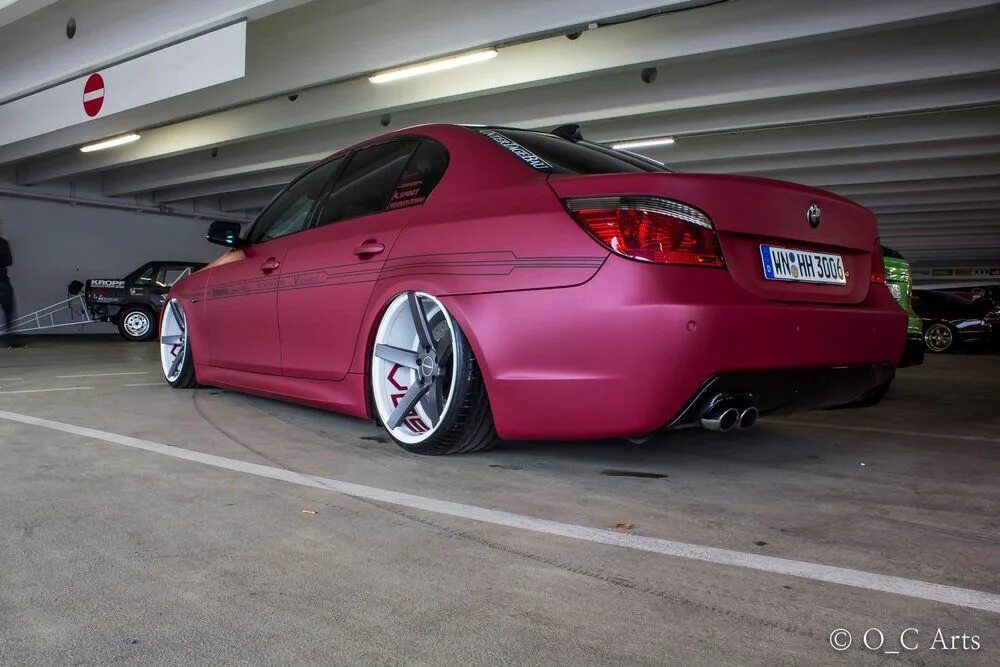 Драг е60 розовый. Bmw m5 e60 red. bmw e60 красная. bmw 5 e60 красная. бмв м5 е60 красная.