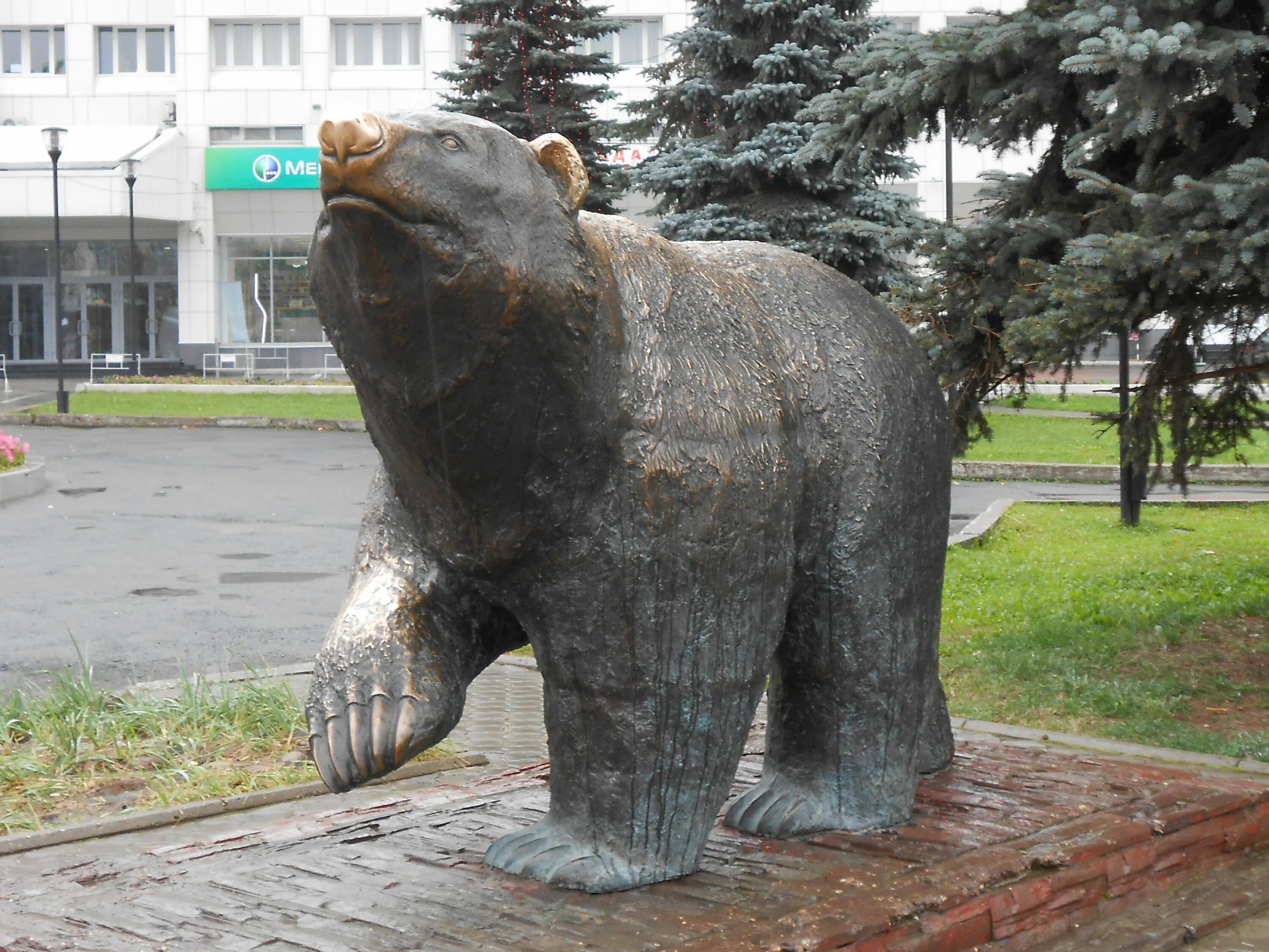 Памятники культуры в Перми. Памятник медведю в Перми. Пермский медведь памятник Пермь. Скульптурная композиция Пермский медведь» Пермь. Чем знаменит пермский