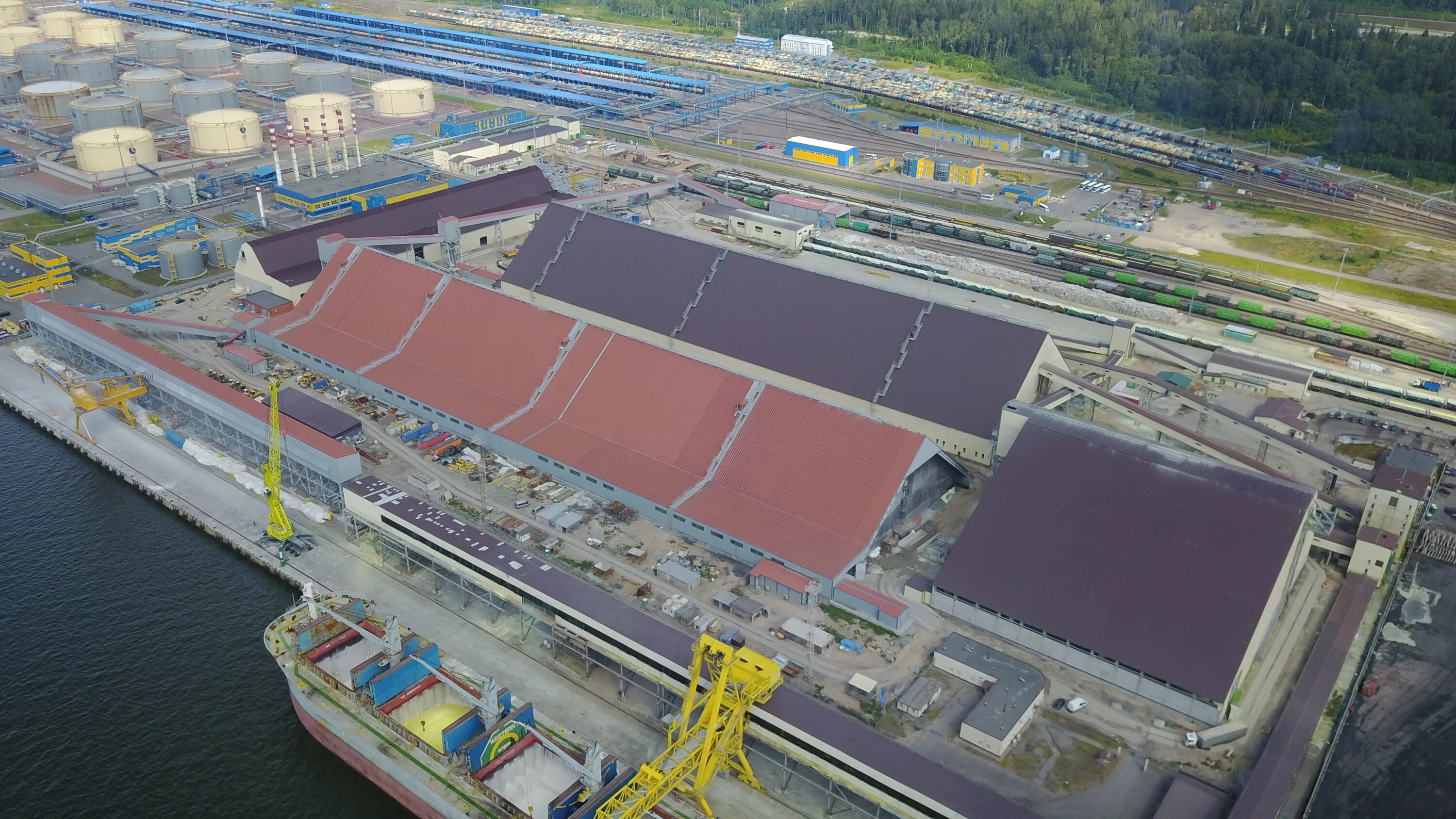 работа в усть луге свежие вакансии. работа в усть луге свежие вакансии. морской торговый порт усть-луга.