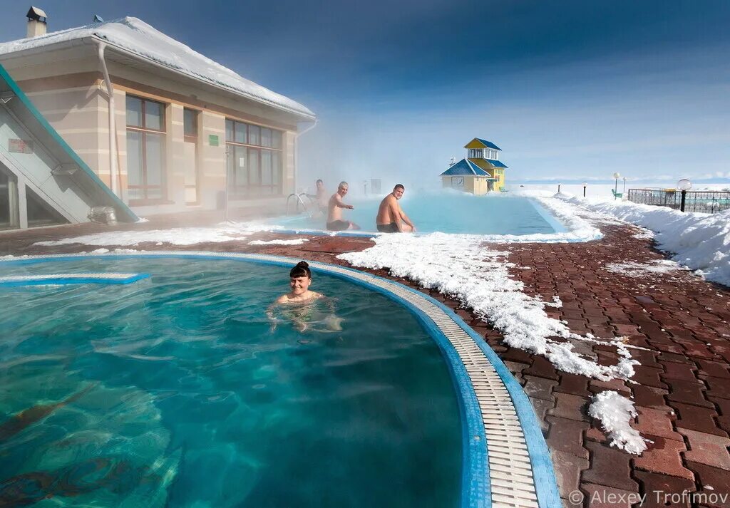 отели с бассейнами с термальной водой