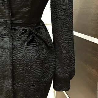 Пальто из искусственного каракуля