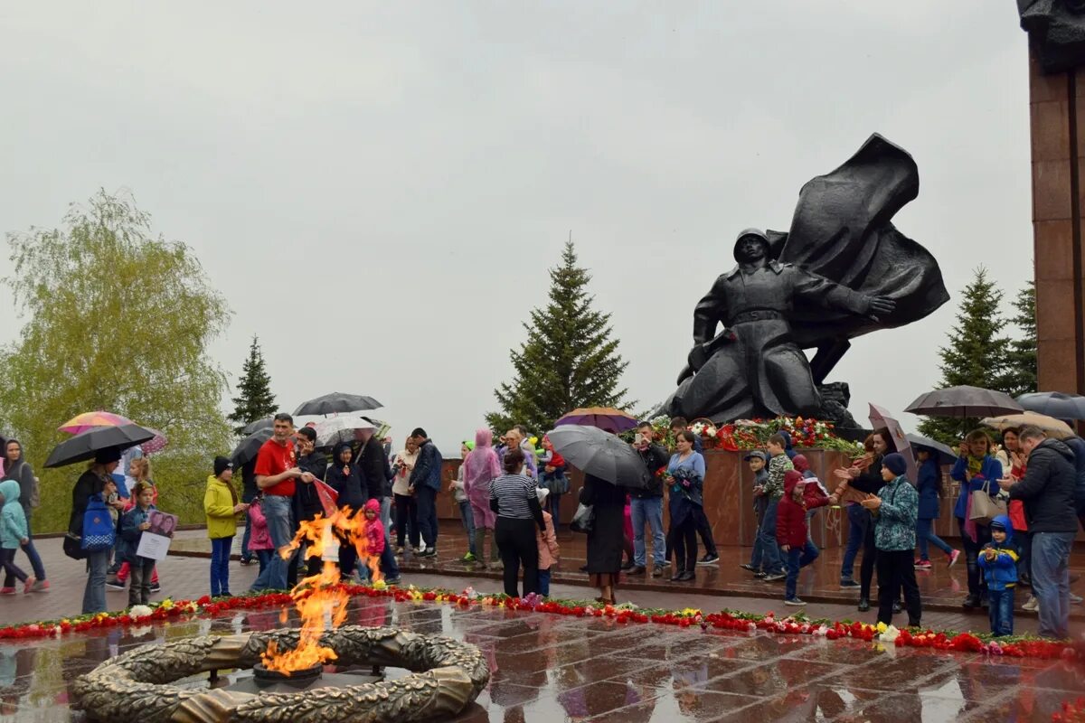 Уфа экскурсионная. Парк Победы Уфа. Парк Победы Уфа памятники. Парк Победы (Уфа) достопримечательности Уфы. Парк Победы Уфа площадь.