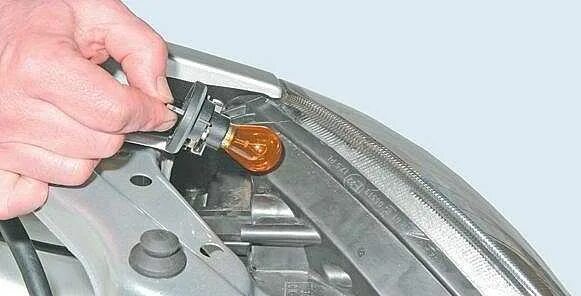 Замена лампочки габаритов на приоре LkbAuto.ru