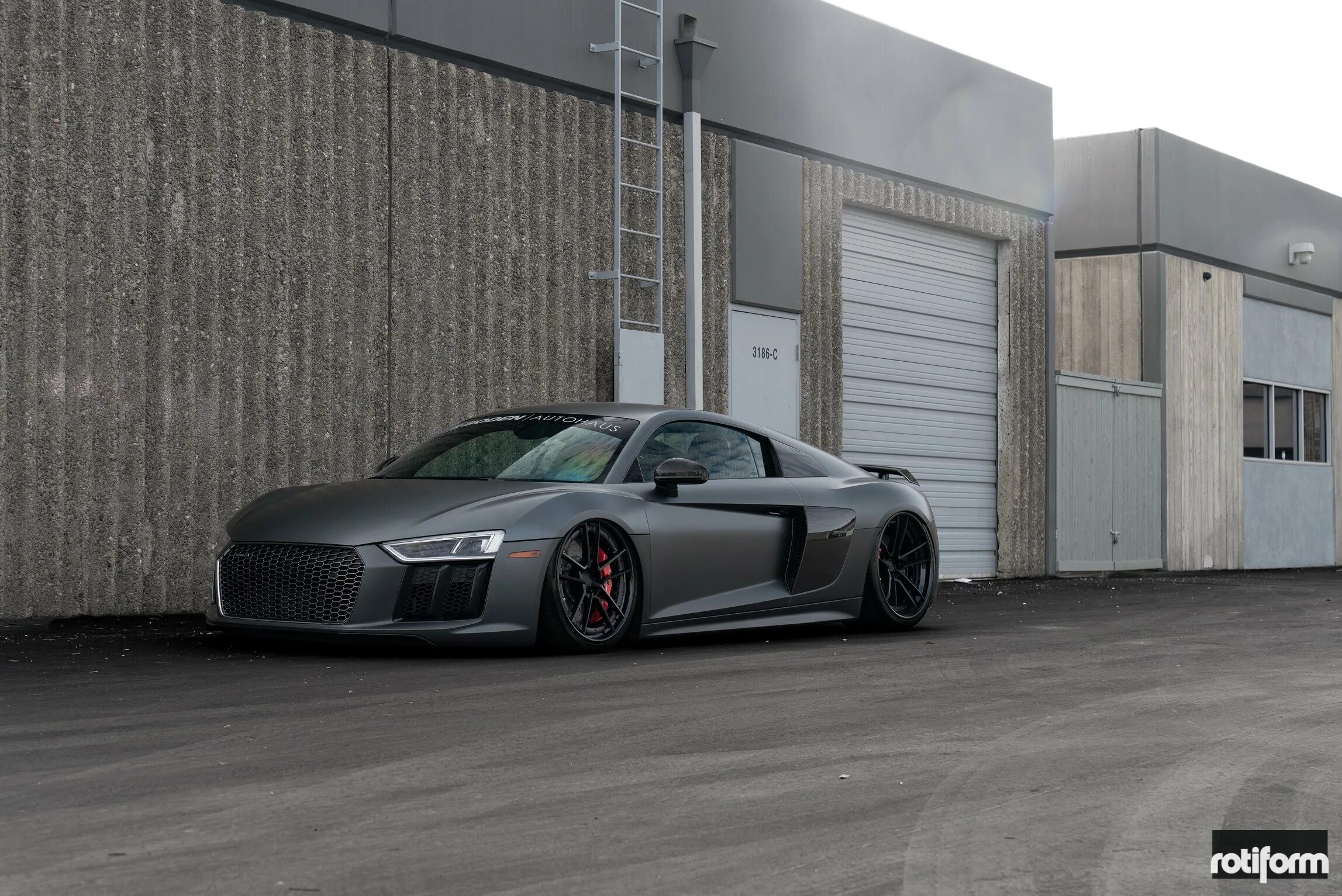 8 matt. Audi r8 Black Matte. Ауди р8 матовая.