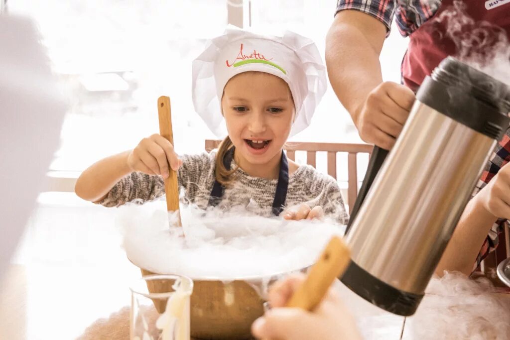 шоу азотное мороженое. мороженое из жидкого азота. мастер класс по приготовлению мороженого. мк крио мороженое. мороженое с жидким азотом.