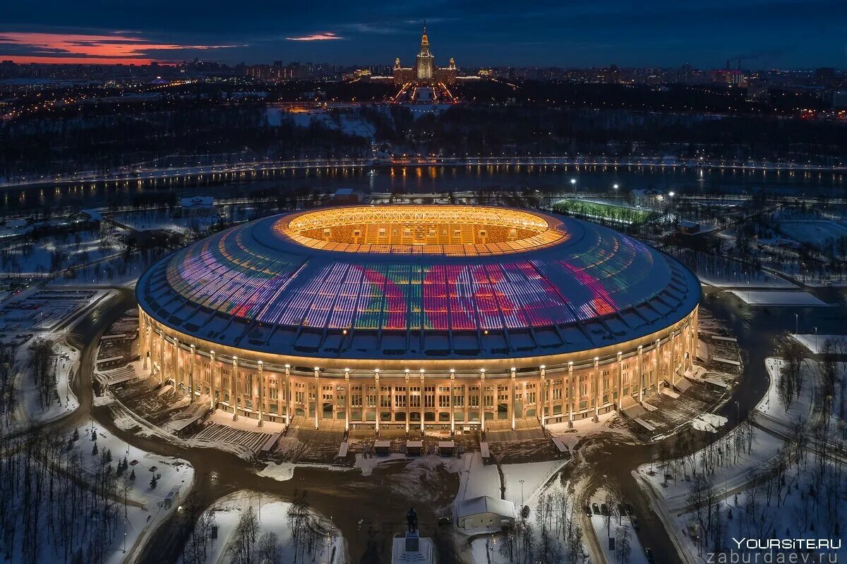 2 стадиона в москве. Олимпийский комплекс Лужники Москва. Лужники Арена Москва. Спортивный комплекс Лужники. Большая спортивная Арена олимпийского комплекса Лужники.