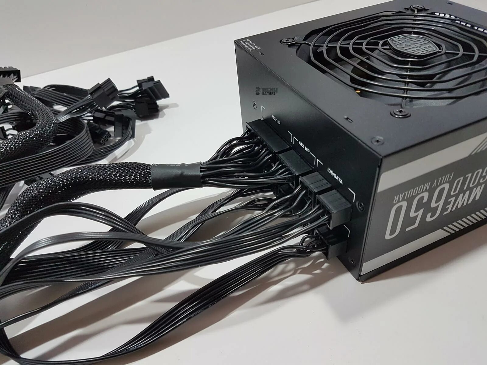 Power supply 2. Блок питания Cooler Master 650w. Cooler Master 650w 80+Gold. Блок питания Cooler Master MWE Gold 650. Cooler Master 750w модульный.