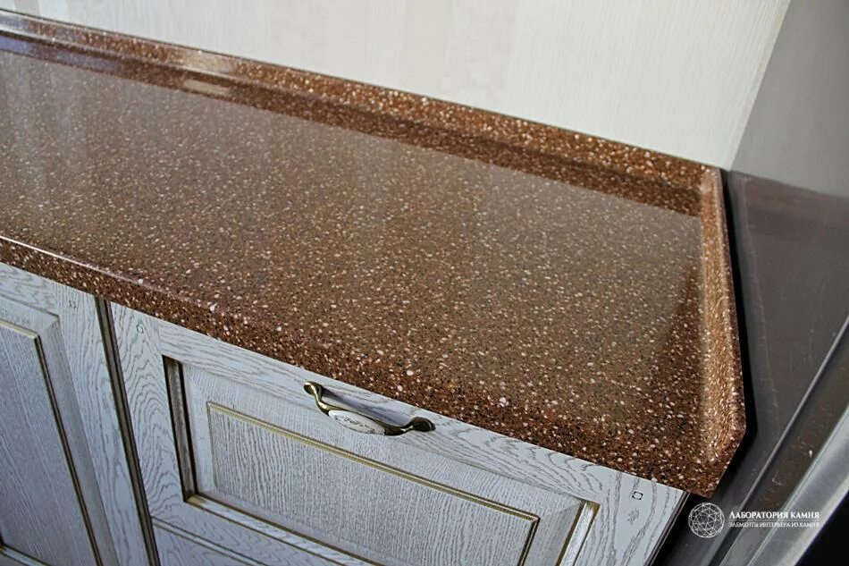 Столешница фартук купить. Камень Pebble pc851 Copper Staron. Столешница грандекс s-206. Pc851 Pebble Copper. Грандекс s-215 столешница.