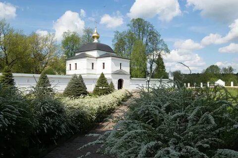 Махра монастырь