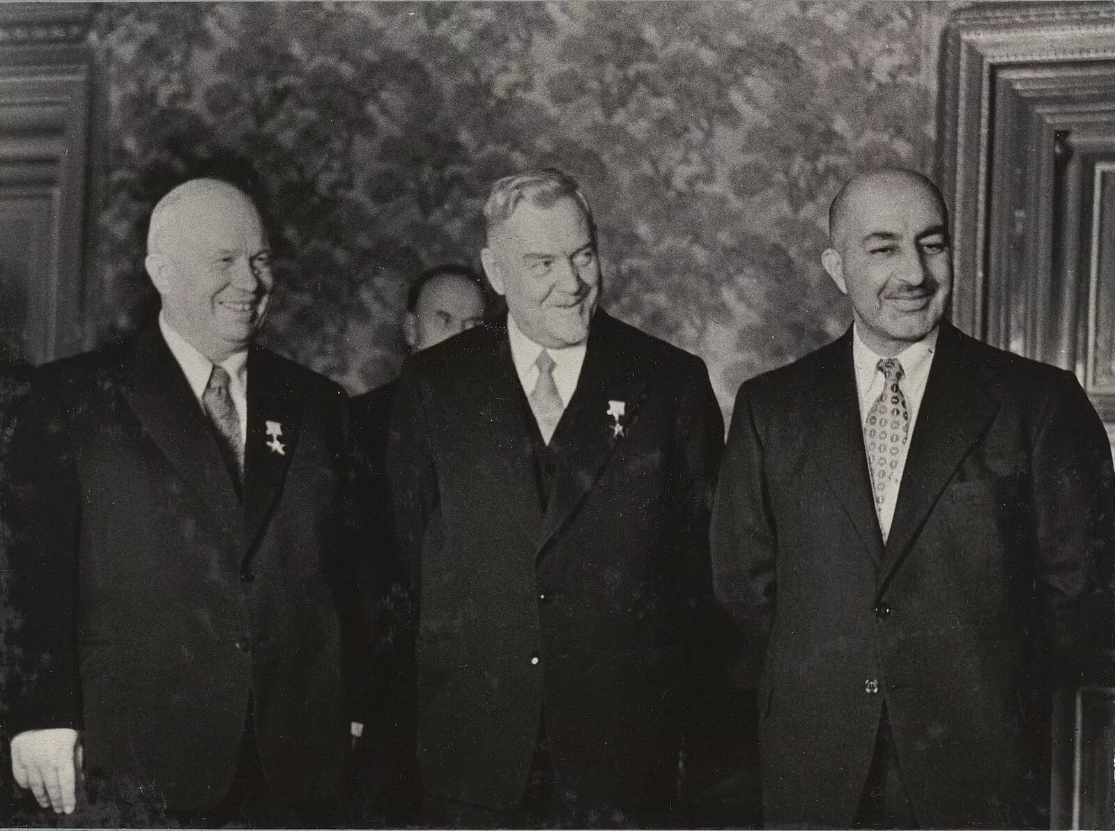Председатель совета министров ссср 1955. Булганин и Хрущев. Маленков Берия Хрущев Булганин. Булганин и Хрущев в Англии 1956.
