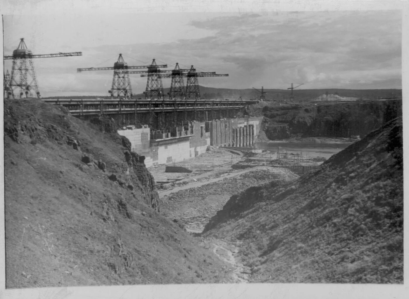 турбина угличской гэс. красноярская гэс красноярск. красноярский край гэс 1920 гг. угличская гэс углич. время строительство гэс.