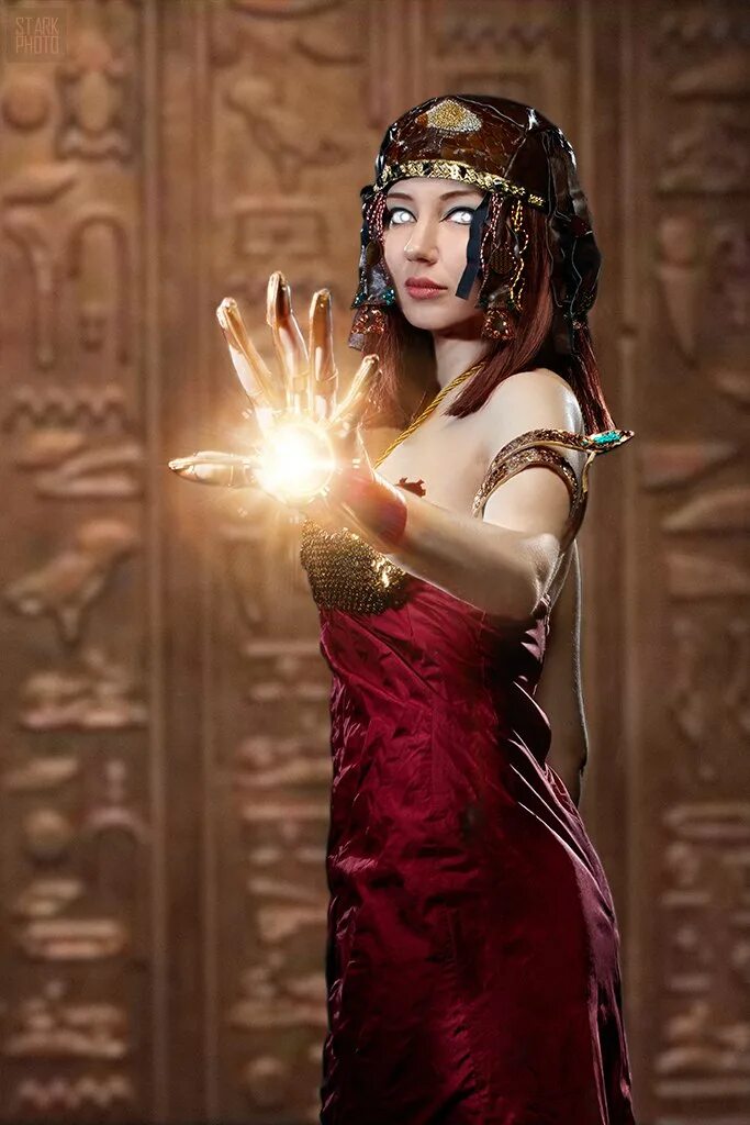 Хатор богиня Звездные врата. Хатхор «Звёздные врата: SG-1». Хатор Звездные врата актриса. Хатор богиня Египта. Косплей богини