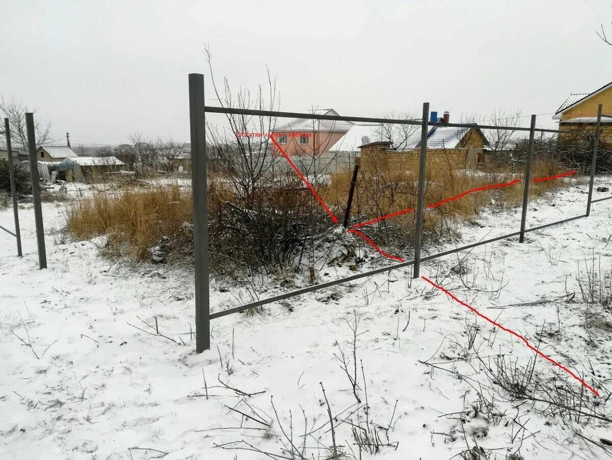 Захват земельного участка соседом. Забор самозахват. Самозахват участка. Захват участка. Самовольный захват участка