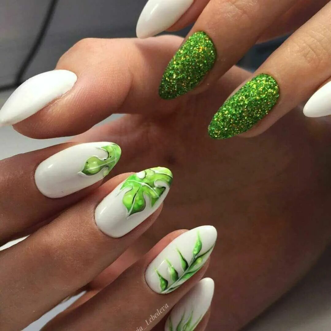 Ногти дизайн новинки на весну красивые 2024. Маникюр зеленый. Салатовые ногти. Зеленые ногти. Маникюр в зеленых тонах.