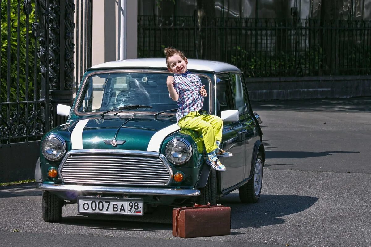 Папа купил автомобиль. Папа купил автомобиль картинки. Рисунок к песне папа купил автомобиль. Фотосайт машины.