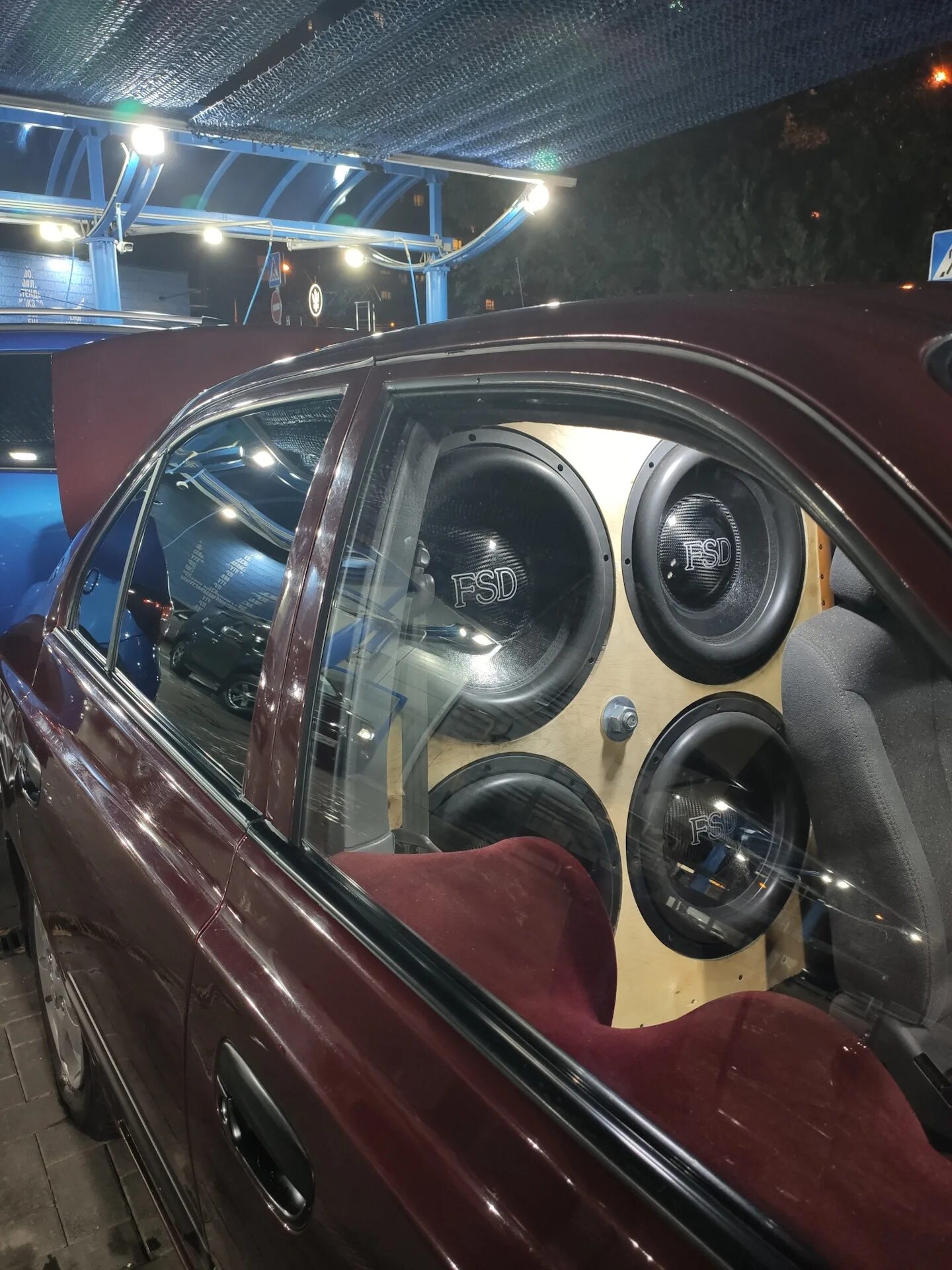 Low bass 35. Hyundai Accent автозвук. Автозвук акцент 038. Воронежский акцент автозвук. Hyundai Accent с автозвуком.