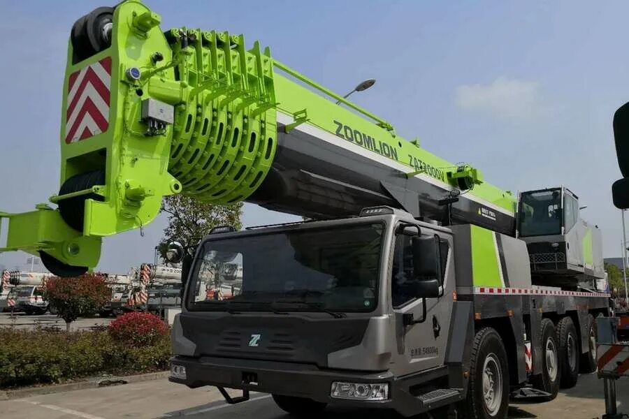 Кран зумлион 100. Кран зумлион 2000 тонн. автокран zoomlion zat2000v. кран zoomlion 100 тонн. zoomlion 55 тонн.