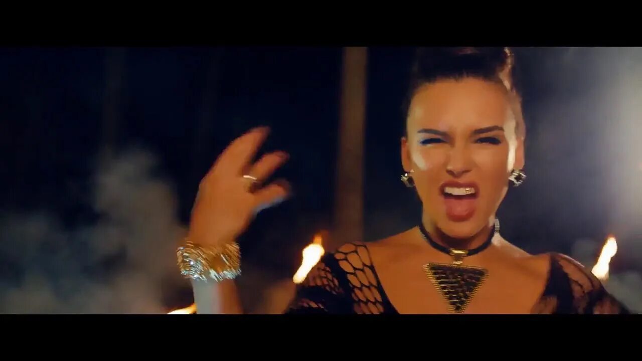 Holly molly песни. Holly molly певица румыния. Холли молли певица рост. Holly molly песни. Holly molly песни.
