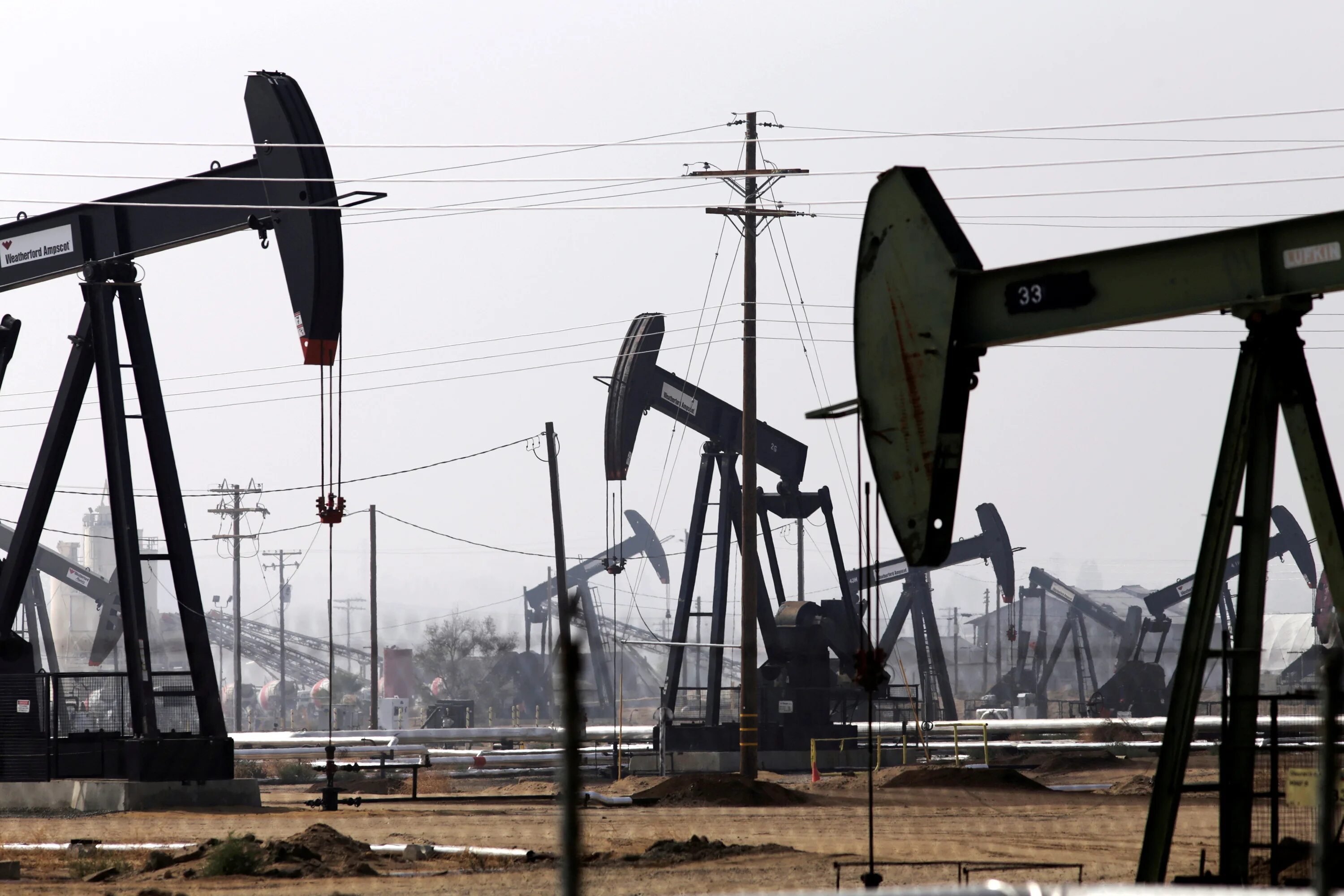 Добыча нефти январь 2025. Нефть. добыча нефти. нефть brent.