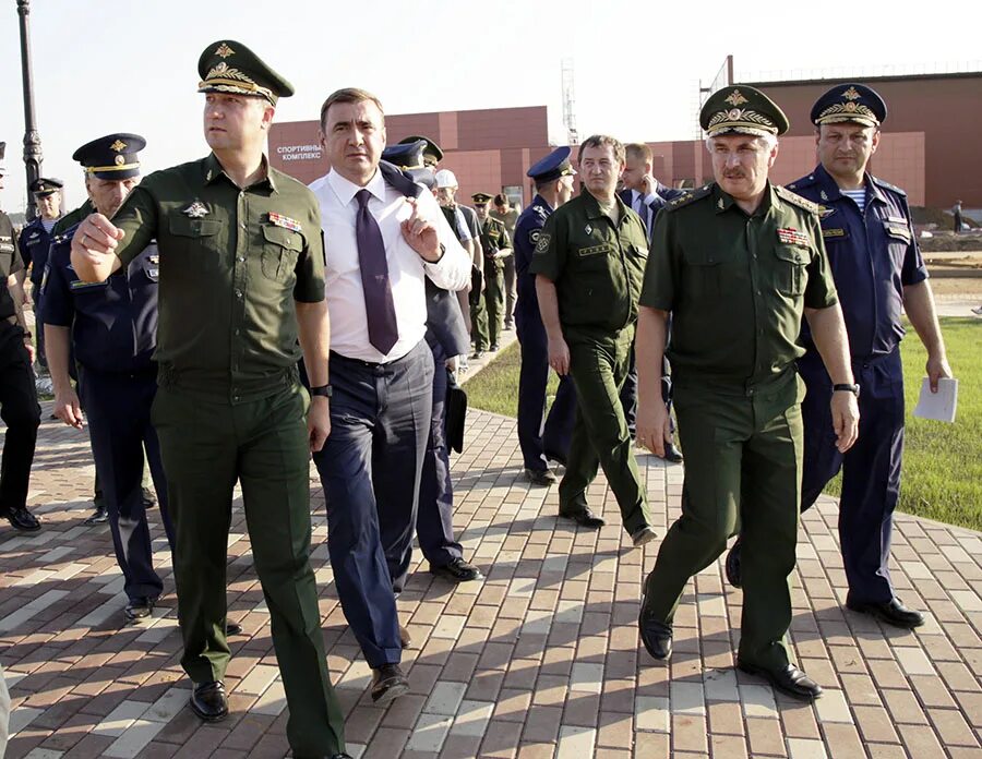 Новости про ивана. Новости про ивана. Прибыл наряд полиции. Дед мороз на ивановской площади. Иваново 2019.