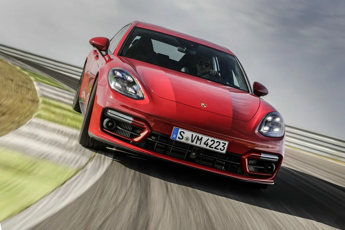 Купить порше 2024. Porsche Panamera GTS 2021. Порше Панамера GTS 2020. Porsche Panamera 2021. Panamera GTS 2021.