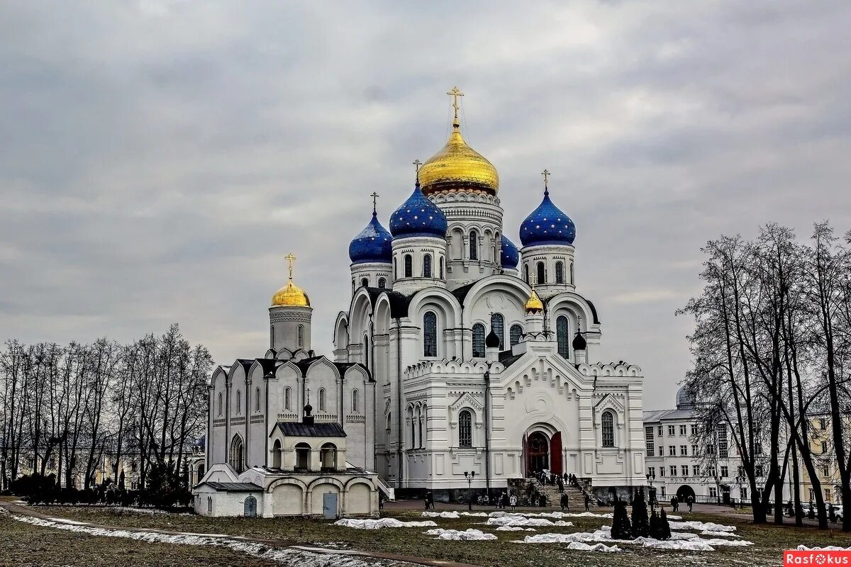 Сайт николо угрешского монастыря. Спасо Преображенский собор Угрешский монастырь. Собор Николо-Угрешского монастыря. Преображенский храм Николо Угрешский монастырь. Спасо-Преображенский собор Дзержинский.