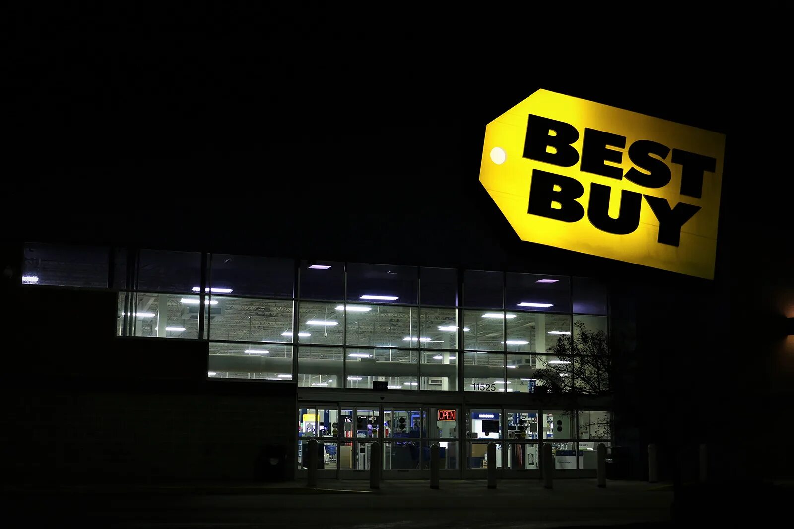 Бест бай. Магазин bestbuy. The best buy. Бест бай. Bestbuy логотип.