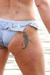 Naked Davina McCall photo.