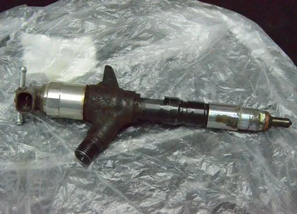 Форсунка хундай. Форсунка хундай. Топливные форсунки хундай нд 78. Форсунка hyundai. Форсунка хундай.