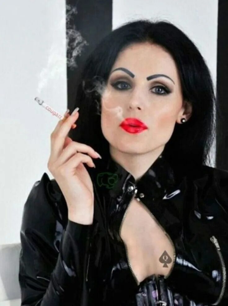 Mistress noir