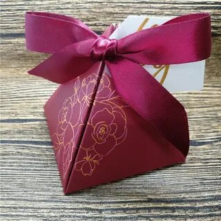 Треугольная коробка конфет