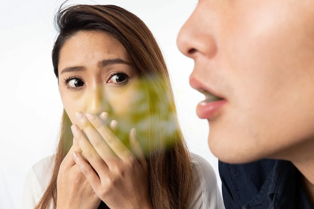 Галитоз у взрослого. Галитоз Shutterstock. Bad Breath. Фотодыхания человека ртом.