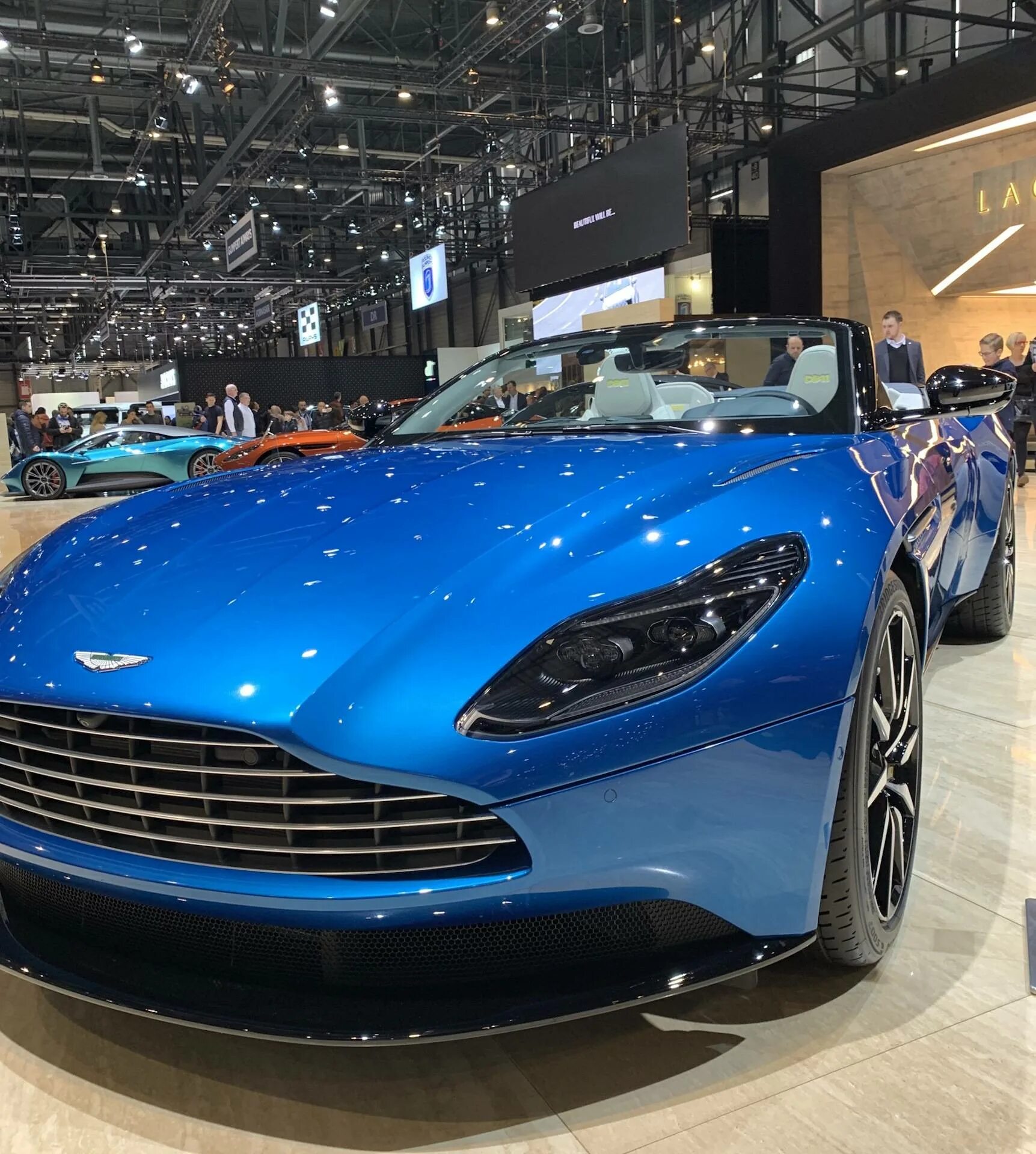 Какой самый последний 2. Современные автомобили. модное авто. стильные автомобили. самый модный автомобиль.