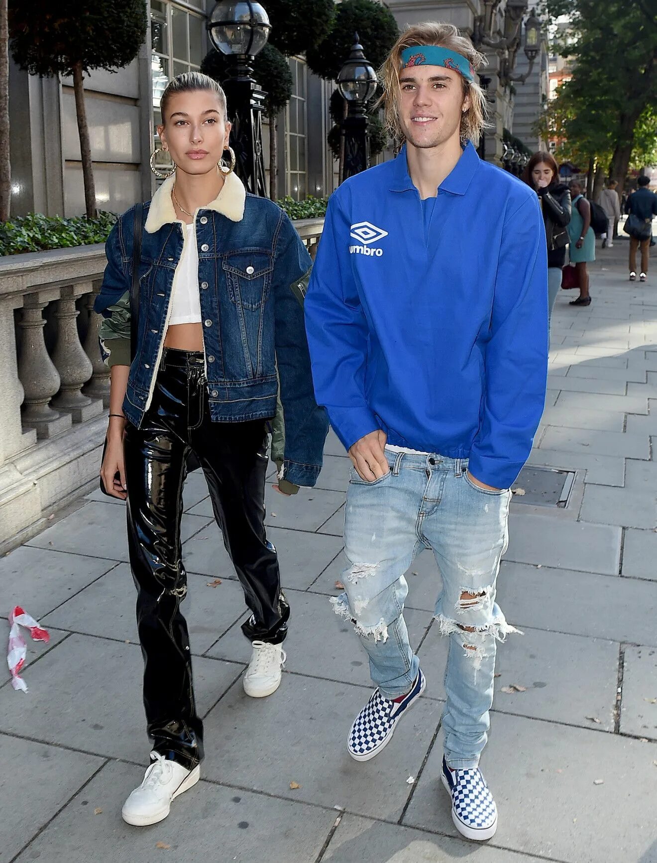 Бибер бойфренд. Justin Bieber wearing Umbro. Justin Bieber boyfriend MTV. Хейли Болдуин и Майк Четрит. Джастин минт.