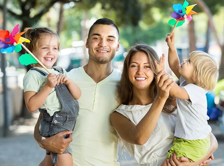 Семейные традиции. С днем семьи. Дети с родителями. День семьи афиша. Совместные мероприятия.