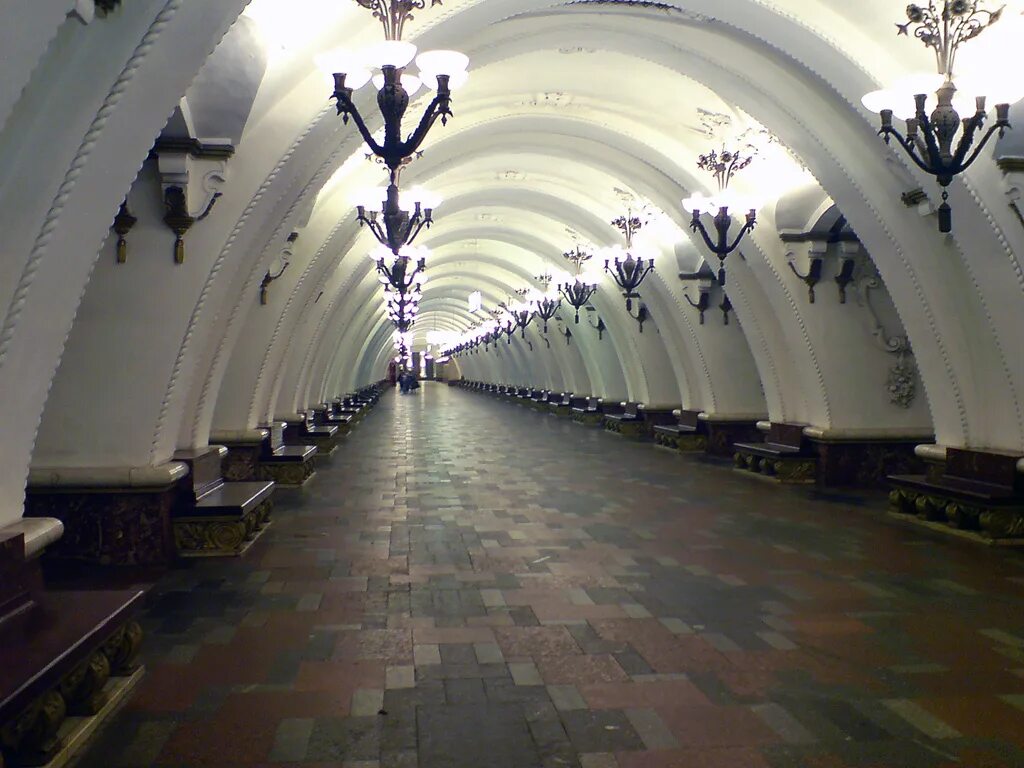 Станция волоколамская арбатско покровской линии. Метро арбатская центр зала. Станция киевская апл. Московский метрополитен станция арбатская. Станция метро арбатская синяя ветка.