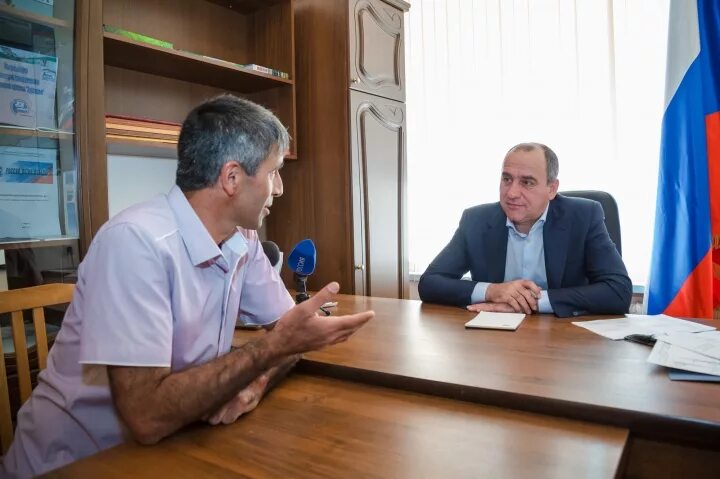 Глава администрации малокарачаевского района. Шамиль байрамуков. Байрамуков кчр. Байрамуков кчр. Бегельдиев амербий.