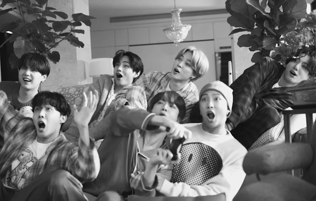 Life s goes on. BTS ot7. БТС Life goes on. БТС обои Life goes on. BTS фотосессия 2020 Life goes on.