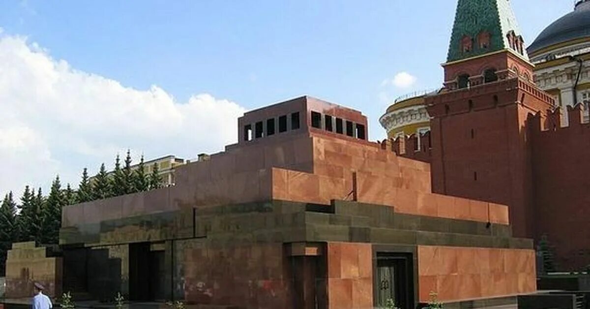 Терафим что это. Московский зиккурат кремлёвский терафим. зиккурат возле кремля. он на красной лежит в зиккурате.