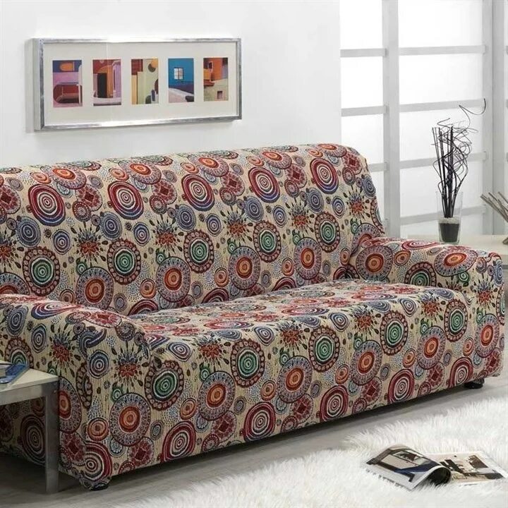 Чехол на диван в спб. Чехол на диван. Чехол для мебели. Чехол на диван универсальный. Разноцветный диван.