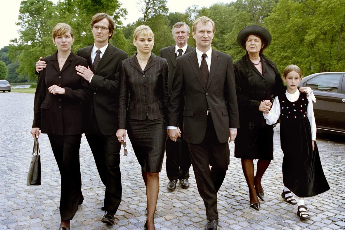 Наследство и наследники. Телесные наказания при петре 1. Наследники у нотариуса. Поэт и потомки стихи. Наказание крепостных крестьян.