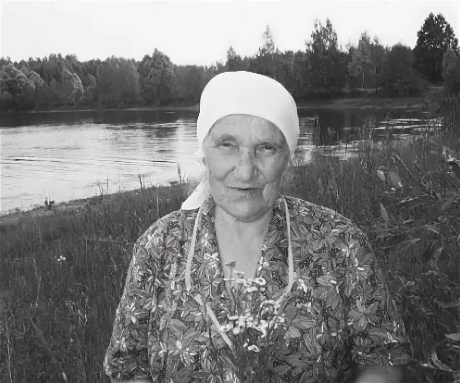 Бабушка в черном платке. Венгерская бабушка. Белорусская бабушка. Бабушка в платочке. Бабушка земля белая.